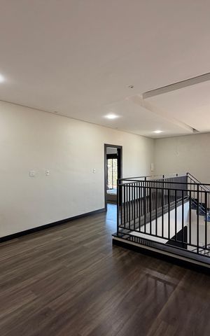 Casa de condomínio à venda com 259m², 4 quartos e 4 vagasSala do Andar superior