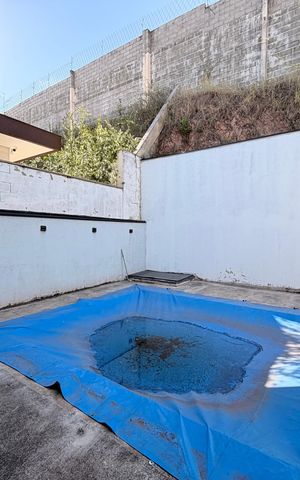 Casa de condomínio à venda com 259m², 4 quartos e 4 vagasQuintal