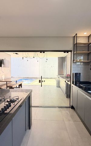 Casa de condomínio à venda com 259m², 4 quartos e 4 vagasCozinha