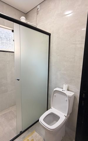 Casa de condomínio à venda com 259m², 4 quartos e 4 vagasBanheiro das Demisuítes