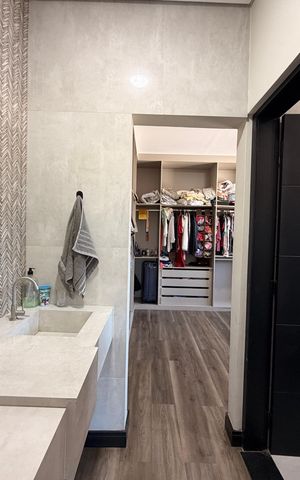 Casa de condomínio à venda com 259m², 4 quartos e 4 vagasBanheiro da Suíte Master