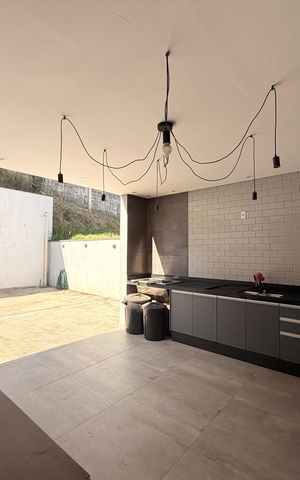 Casa de condomínio à venda com 259m², 4 quartos e 4 vagasQuintal com piscina e área gourmet