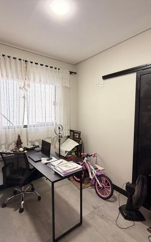 Casa de condomínio à venda com 259m², 4 quartos e 4 vagasQuarto 1/Escritório - andar inferior