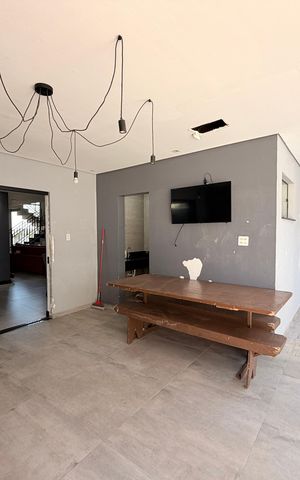 Casa de condomínio à venda com 259m², 4 quartos e 4 vagasQuintal com piscina e área gourmet