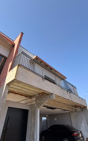 Casa de condomínio à venda com 259m², 4 quartos e 4 vagasFachada