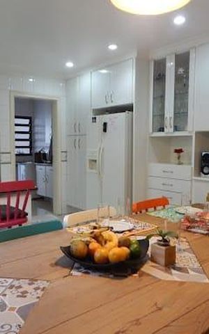 Casa à venda com 196m², 3 quartos e 3 vagas