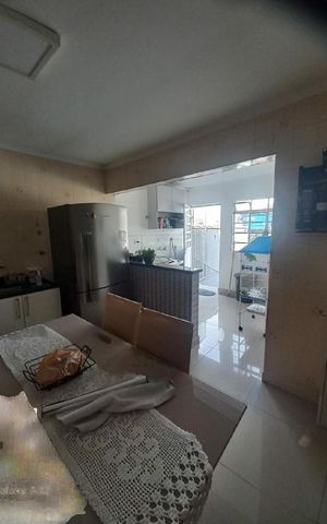 Casa à venda com 275m², 2 quartos e 2 vagas