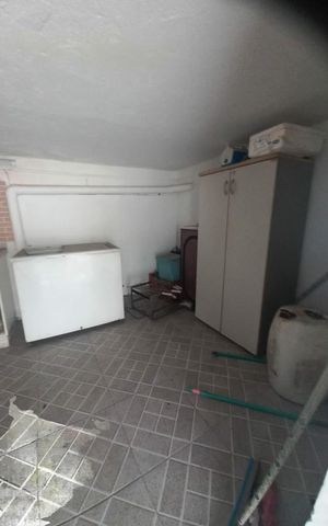 Casa à venda com 275m², 2 quartos e 2 vagas