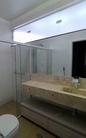 Casa à venda com 210m², 3 quartos e 2 vagas