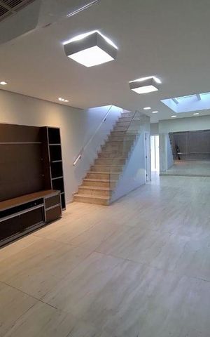 Casa à venda com 210m², 3 quartos e 2 vagas