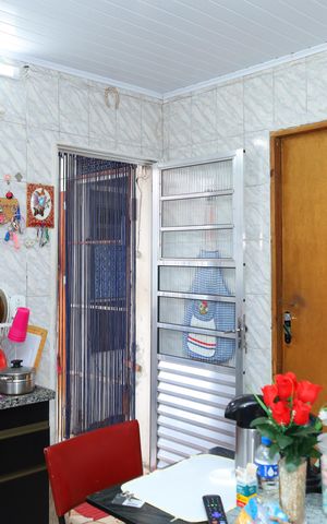 Casa à venda com 185m², 2 quartos e 2 vagasCozinha
