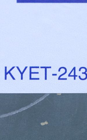 Casa à venda com 185m², 2 quartos e 2 vagasPlaca GRANDE instalada no portão do imóvel, dia 17.10.2026 - Código da placa: KYET-243
