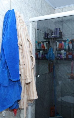 Casa à venda com 185m², 2 quartos e 2 vagasBanheiro