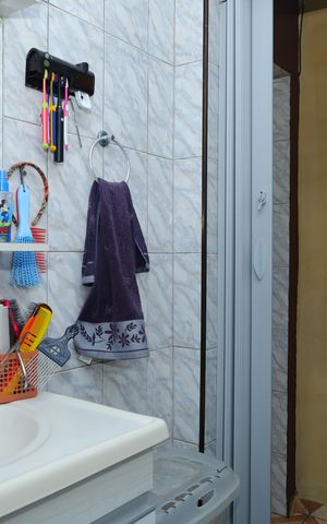 Casa à venda com 185m², 2 quartos e 2 vagasBanheiro
