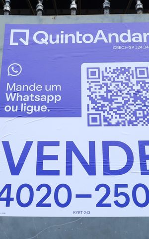 Casa à venda com 185m², 2 quartos e 2 vagasPlaca GRANDE instalada no portão do imóvel, dia 17.10.2026 - Código da placa: KYET-243