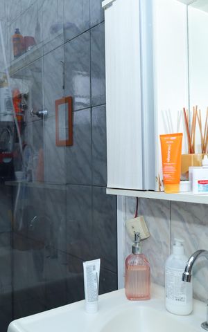 Casa à venda com 185m², 2 quartos e 2 vagasBanheiro