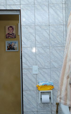 Casa à venda com 185m², 2 quartos e 2 vagasBanheiro