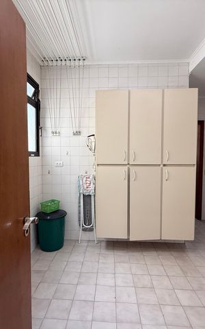 Apartamento para alugar com 143m², 3 quartos e 2 vagas Apartamento para alugar com 143m², 3 quartos e 2 vagasÁrea de Serviço