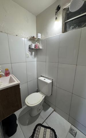 Casa à venda com 283m², 6 quartos e 2 vagas Casa à venda com 283m², 6 quartos e 2 vagasBanheiro Anexo 2
