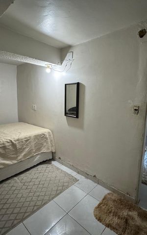 Casa à venda com 283m², 6 quartos e 2 vagas Casa à venda com 283m², 6 quartos e 2 vagasQuarto Anexo 2