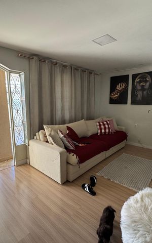 Casa à venda com 283m², 6 quartos e 2 vagas Casa à venda com 283m², 6 quartos e 2 vagasSala Anexo 1