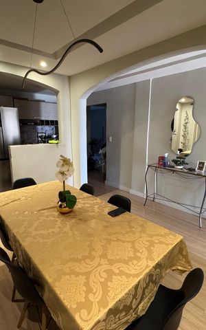 Casa à venda com 283m², 6 quartos e 2 vagas Casa à venda com 283m², 6 quartos e 2 vagasSala de Jantar Anexo 1