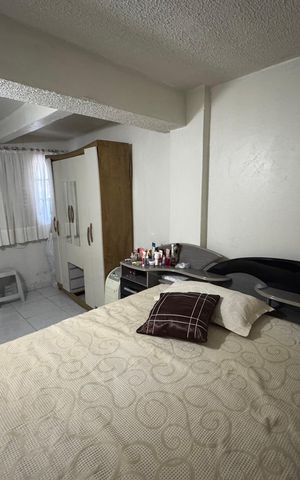 Casa à venda com 283m², 6 quartos e 2 vagas Casa à venda com 283m², 6 quartos e 2 vagasQuarto Anexo 2