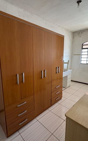 Casa à venda com 283m², 6 quartos e 2 vagas Casa à venda com 283m², 6 quartos e 2 vagasQuarto 1 Anexo 3