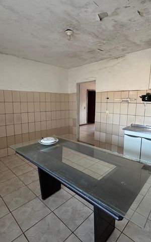 Casa à venda com 283m², 6 quartos e 2 vagas Casa à venda com 283m², 6 quartos e 2 vagasCozinha Anexo 3