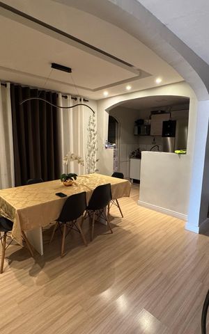Casa à venda com 283m², 6 quartos e 2 vagas Casa à venda com 283m², 6 quartos e 2 vagasSala de Jantar Anexo 1