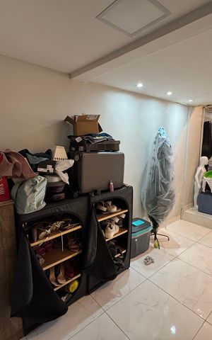 Casa à venda com 283m², 6 quartos e 2 vagas Casa à venda com 283m², 6 quartos e 2 vagasQuarto 3 Anexo 1