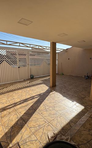 Casa à venda com 283m², 6 quartos e 2 vagas Casa à venda com 283m², 6 quartos e 2 vagasQuintal