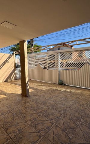 Casa à venda com 283m², 6 quartos e 2 vagas Casa à venda com 283m², 6 quartos e 2 vagasQuintal