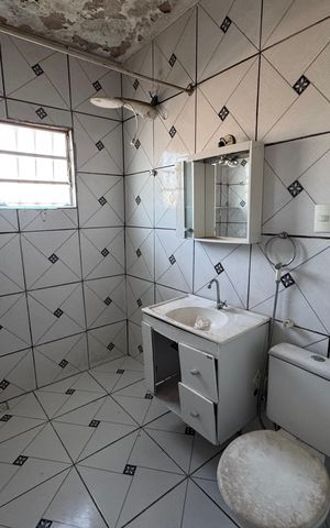 Casa à venda com 283m², 6 quartos e 2 vagas Casa à venda com 283m², 6 quartos e 2 vagasBanheiro da Suíte Anexo 3