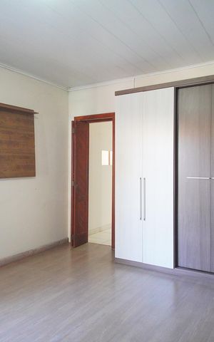 Casa para alugar com 140m², 3 quartos e 2 vagassuite