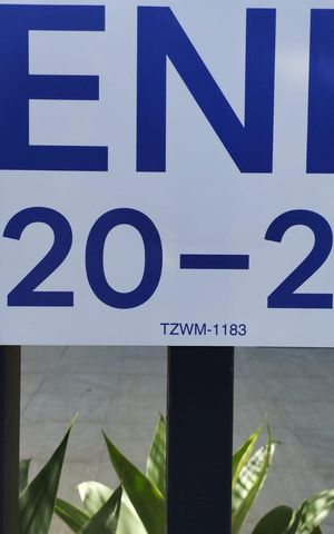 Apartamento à venda com 48m², 2 quartos e sem vaga Apartamento à venda com 48m², 2 quartos e sem vagaFachada
