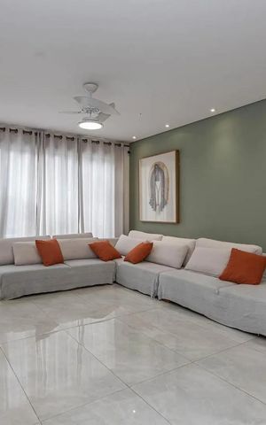 Casa à venda com 170m², 3 quartos e 2 vagas Casa à venda com 170m², 3 quartos e 2 vagasSala