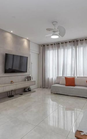 Casa à venda com 170m², 3 quartos e 2 vagas Casa à venda com 170m², 3 quartos e 2 vagasSala
