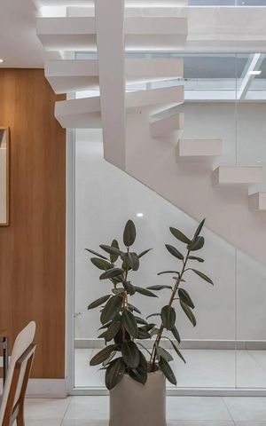 Casa à venda com 170m², 3 quartos e 2 vagas Casa à venda com 170m², 3 quartos e 2 vagasSala