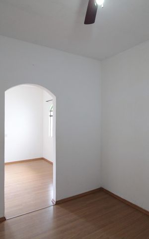 Casa para alugar com 90m², 2 quartos e 2 vagasSala