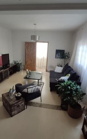 Casa à venda com 155m², 5 quartos e 2 vagas