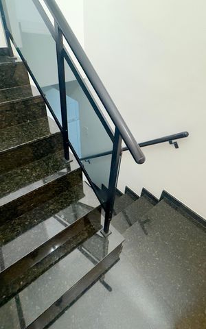 Casa para alugar com 132m², 3 quartos e 2 vagas Casa para alugar com 132m², 3 quartos e 2 vagasEscada