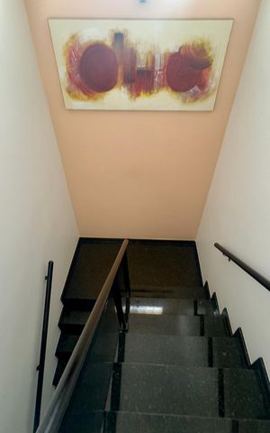 Casa para alugar com 132m², 3 quartos e 2 vagas Casa para alugar com 132m², 3 quartos e 2 vagasEscada