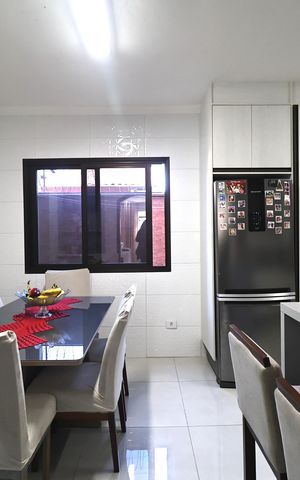 Casa à venda com 225m², 3 quartos e 5 vagas Casa à venda com 225m², 3 quartos e 5 vagasCozinha