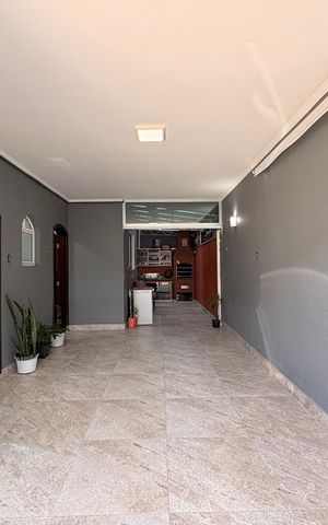 Casa à venda com 225m², 3 quartos e 5 vagas Casa à venda com 225m², 3 quartos e 5 vagasHall de entrada