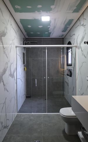Casa à venda com 225m², 3 quartos e 5 vagas Casa à venda com 225m², 3 quartos e 5 vagasBanheiro da Suíte 3