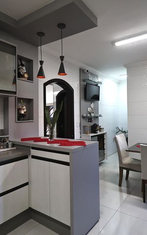 Casa à venda com 225m², 3 quartos e 5 vagas Casa à venda com 225m², 3 quartos e 5 vagasCozinha