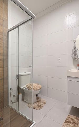 Casa à venda com 225m², 3 quartos e 5 vagas Casa à venda com 225m², 3 quartos e 5 vagasBanheiro