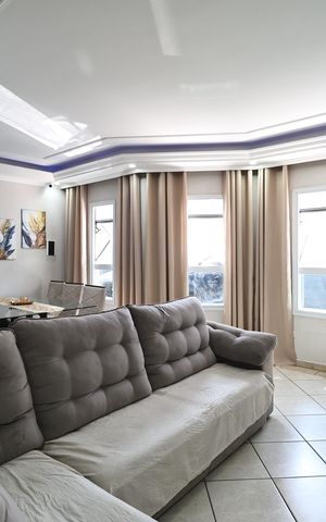 Casa à venda com 225m², 3 quartos e 5 vagas Casa à venda com 225m², 3 quartos e 5 vagasSala