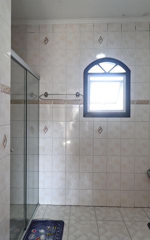 Casa à venda com 225m², 3 quartos e 5 vagas Casa à venda com 225m², 3 quartos e 5 vagasBanheiro da Suíte 2